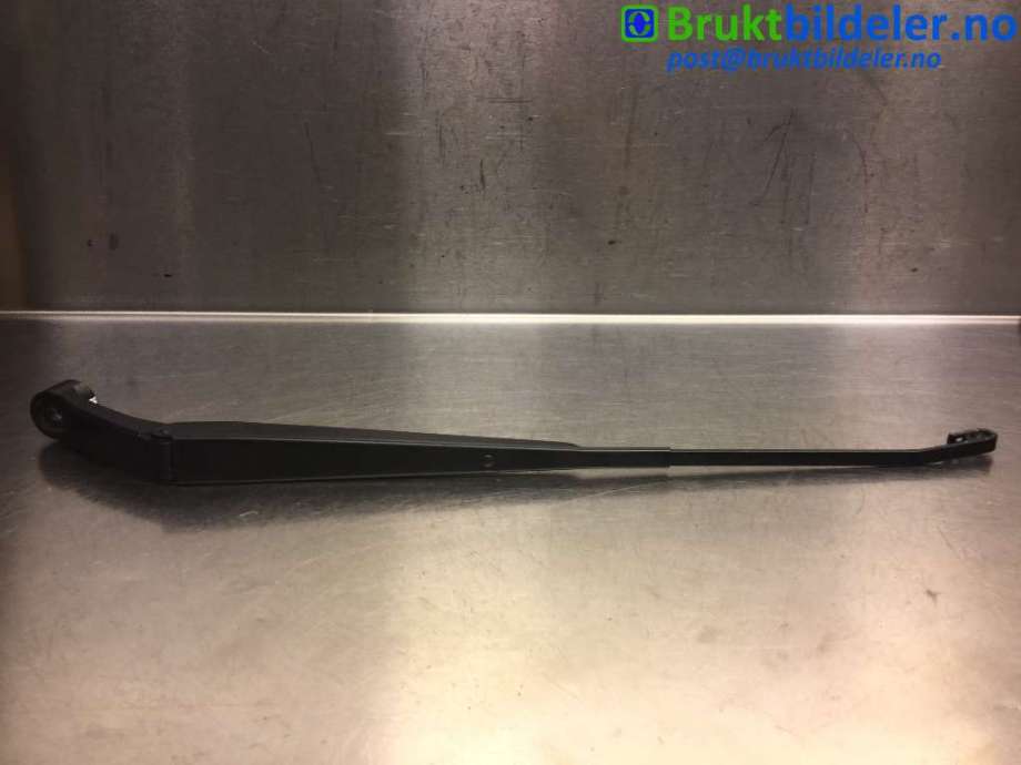 Viskerarmer frontrute til Toyota Hilux, 2012-2016 (TOYOTA|)