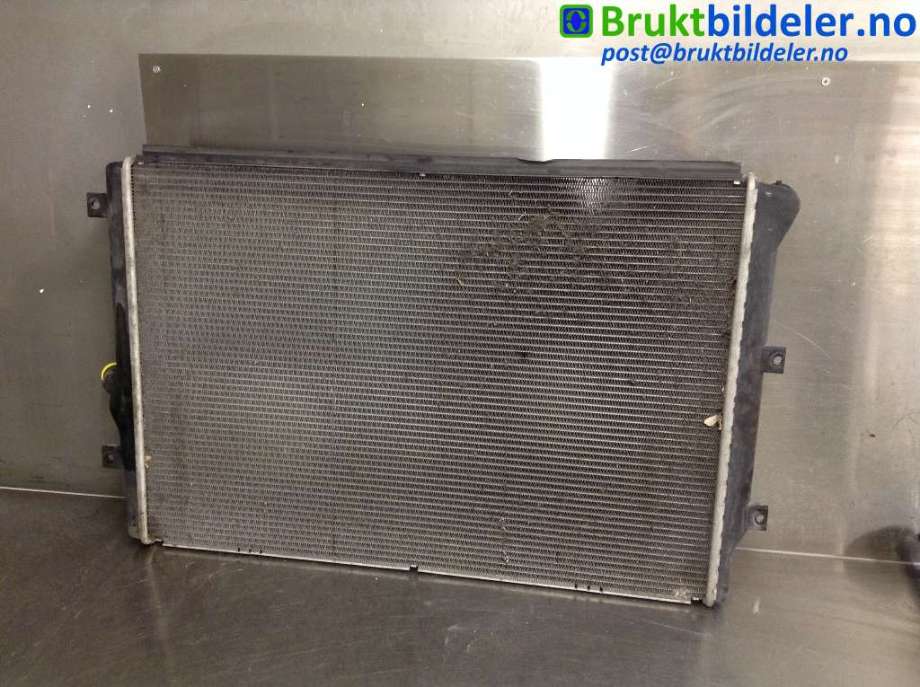 Radiator (manuell gir) til VW Touran, 2010-2015 (Type I, Fase 3)  (VOLKSWAGEN|1K0 121 251 DD)