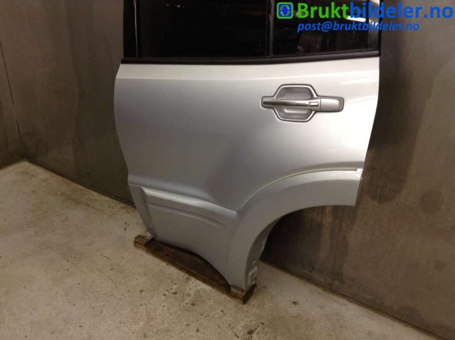 Dør venstre bak til Mitsubishi Pajero 2000-2006 (Type III)  (MITSUBISHI|MN150367|)