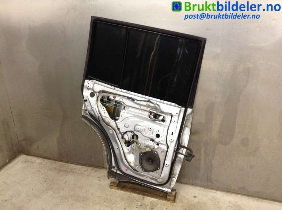 Dør venstre bak til Mitsubishi Pajero 2000-2006 (Type III)  (MITSUBISHI|MN150367|)