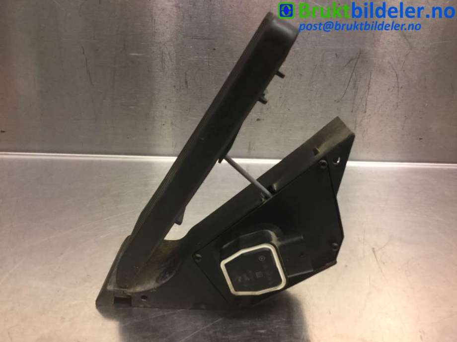 Pedal gass til Mercedes C-Klasse 2007-2011 (Fase 1) (W204) (W204) (MERCEDES|A204300 00 04|)
