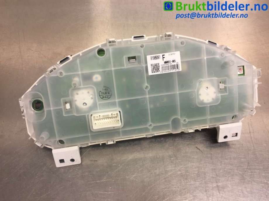 Instrumentpanel til Mitsubishi Colt 2009-2013 (Type VII, Fase 2) (MITSUBISHI|8100B081F|MM0051-005|)