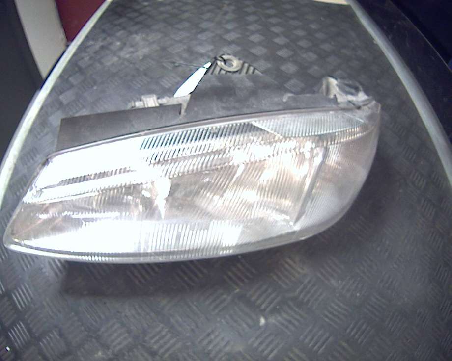 Frontlykt venstre halogen til Peugeot 406 1999-2004 (Fase 2) (PEUGEOT|96 162 513 80|0 301 037 021|)