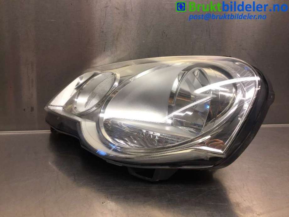 Frontlykt venstre halogen til VW Polo 2005-2009 (Type IV, Fase 2)  (VOLKSWAGEN|6Q1 941 007 AR|1EE247019-01|)
