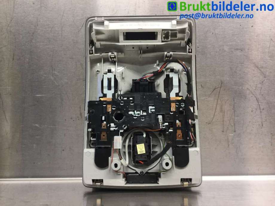 Tak konsoll til Audi A3 2009-2012 (Type II, Fase 2)  (AUDI|8P0947135AD|)