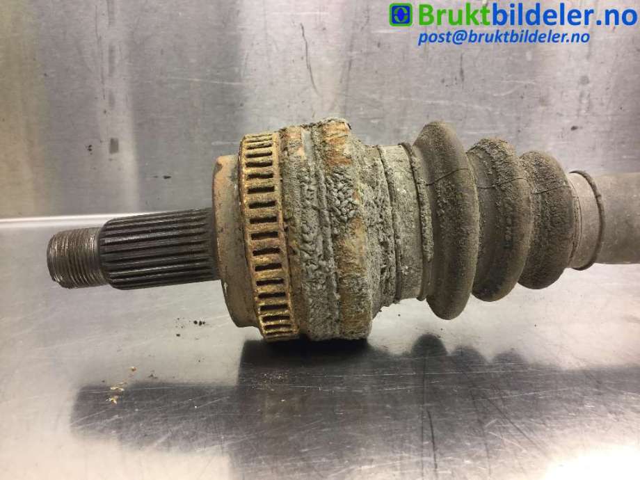 Drivaksel høyre bak til BMW 1-Serie 2004-2011 (E81/E82/E87/E88) (E81/E82/E87/E88) (BMW|33 21 7 547 628|)