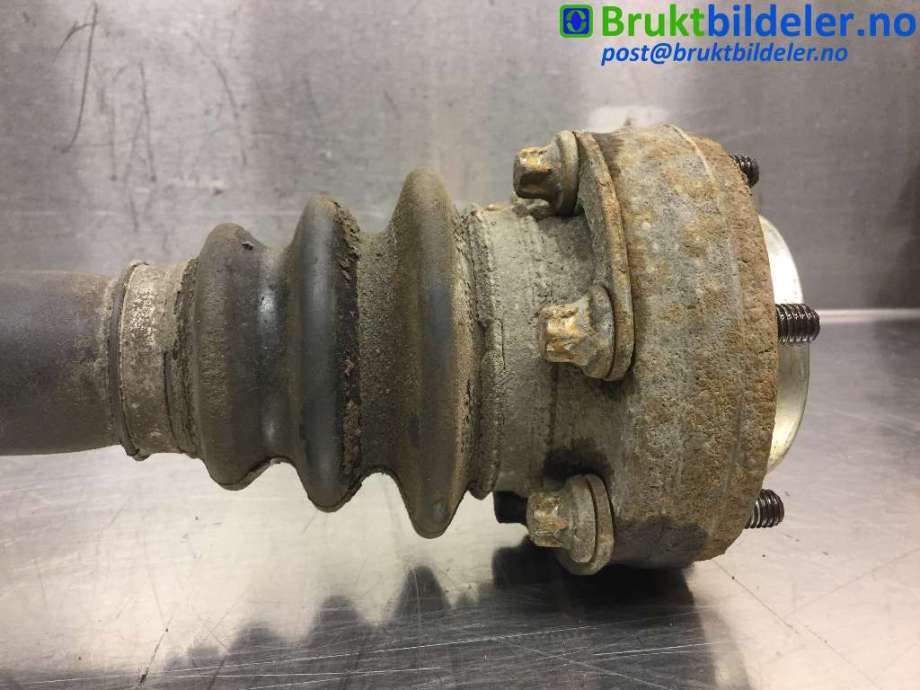 Drivaksel høyre bak til BMW 1-Serie 2004-2011 (E81/E82/E87/E88) (E81/E82/E87/E88) (BMW|33 21 7 547 628|)