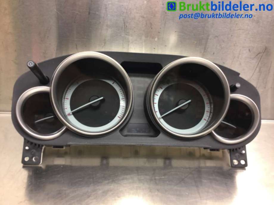 Instrumentpanel til Mazda 6 2010-2013 (Type II, Fase 2) (MAZDA|GDK255471A|)