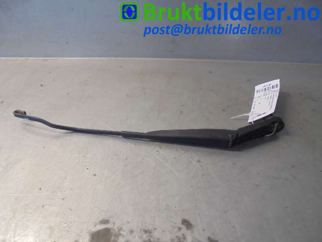 Viskerarmer frontrute til Hyundai i20, 2009-2014 (Type I)  (HYUNDAI|D226EFJ)