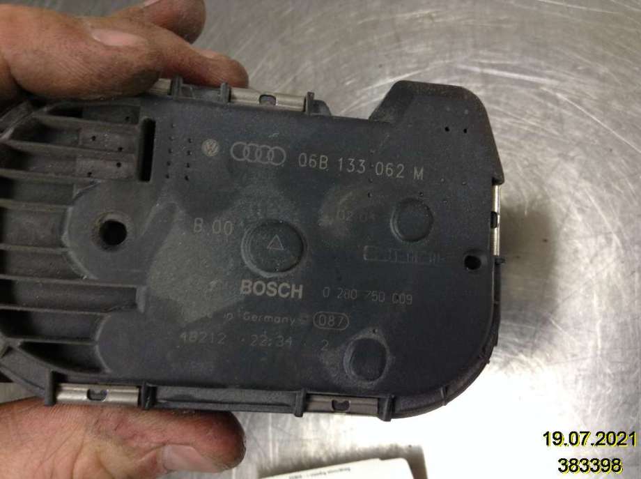 Spjeldhus til Audi A6 1997-2001 (Type II, Fase 1) (C5) (C5) (AUDI|06B 133 062 M|0 280 750 009|)