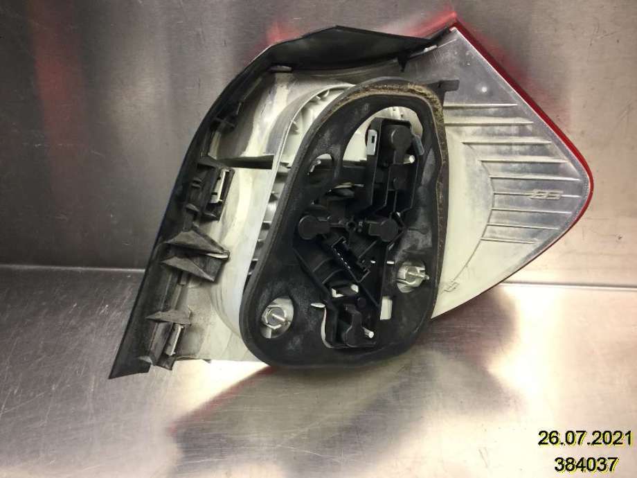 Baklykt venstre til BMW 1-Serie 2004-2011 (E81/E82/E87/E88) (E81/E82/E87/E88) (BMW|6 924 501-13|301 639 1300|)