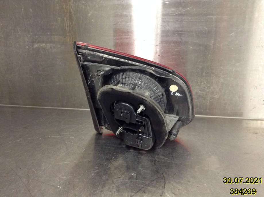 Baklykt høyre indre til VW Golf VI 2008-2012  (VOLKSWAGEN|5K0 945 108|89090386R|)