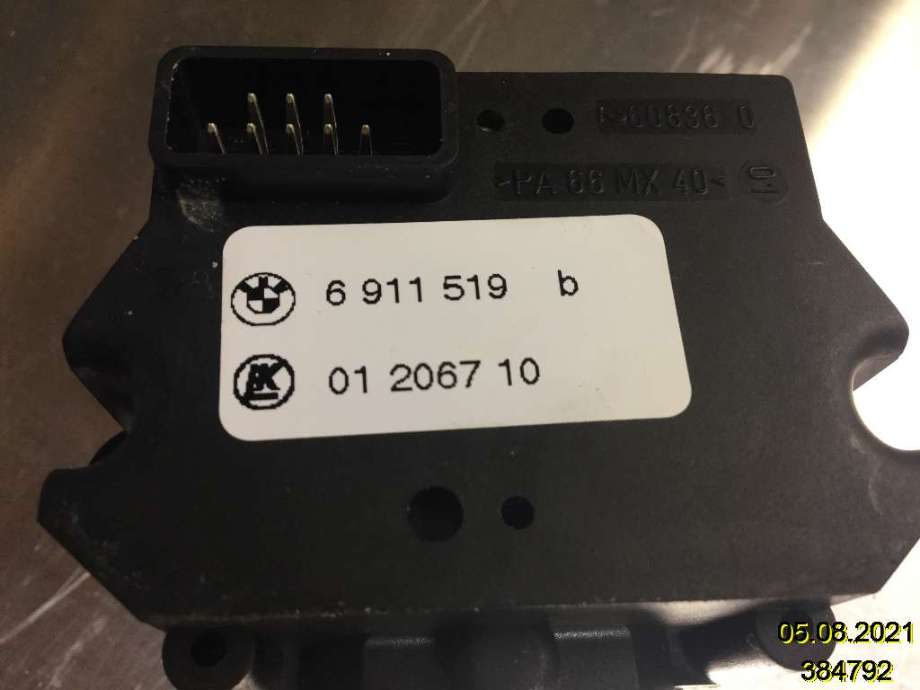 Bryter visker til BMW 7-Serie 2000-2008 (E65/E66/E67/E88) (E65/E66/E67/E88) (BMW|6 911 519 B|01 2067 10|)