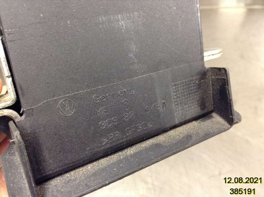 Baklukelås til VW Golf, Plus/Cross 2009-2013 (Fase 2)  (VOLKSWAGEN|3C9 827 645 A|)