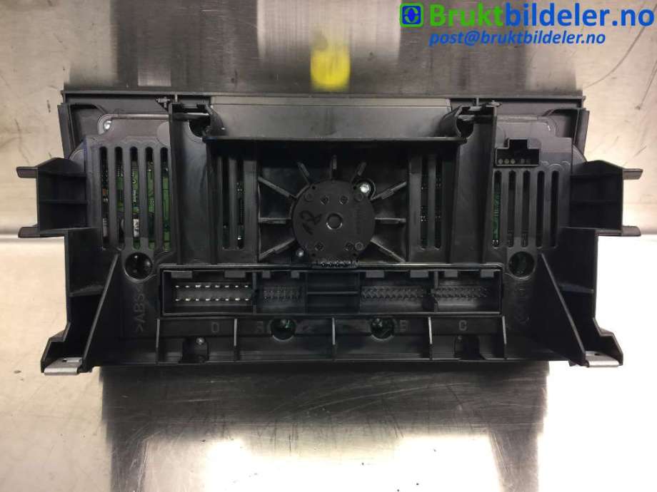 Varmeapparat betjening til Audi Q3 2011-2014 (Type I, Fase 1)  (AUDI|8U0 820 043 C|A2C53408517|)