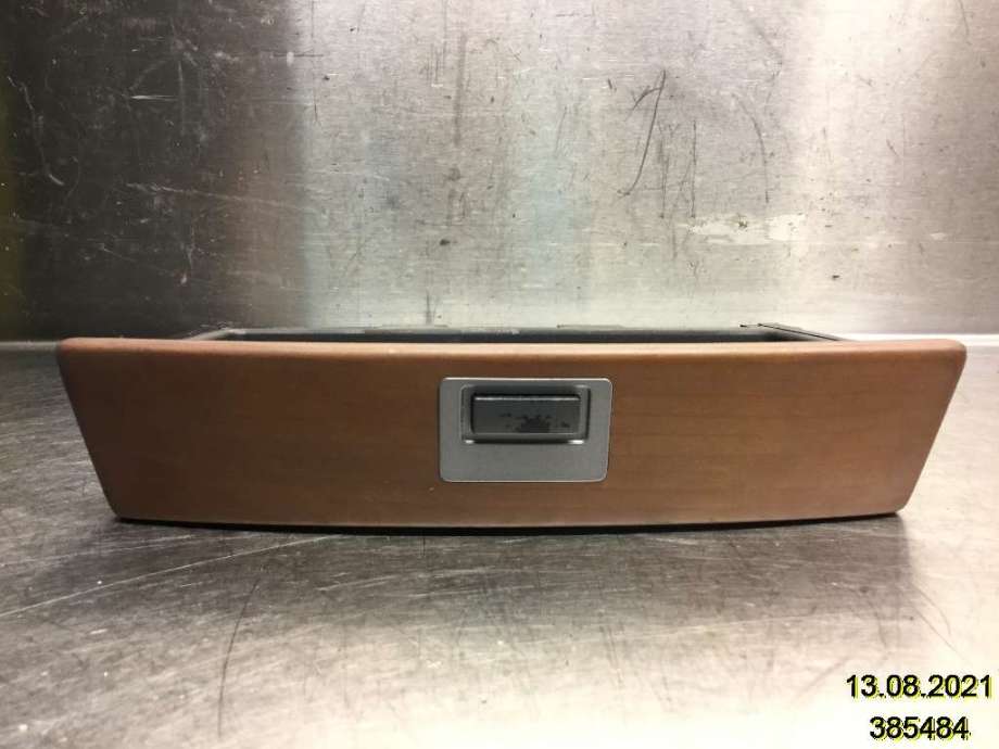 Innredning pakke til BMW 7-Serie 2000-2008 (E65/E66/E67/E88) (E65/E66/E67/E88) (BMW|5145 8261058 9 00|)
