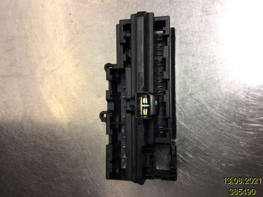 Sikringsboks til BMW 7-Serie 2000-2008 (E65/E66/E67/E88) (E65/E66/E67/E88) (BMW|6 900 582.0|)