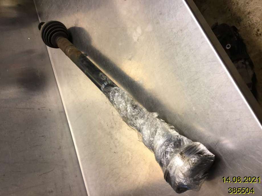 Drivaksel høyre foran til VW Golf, Plus/Cross, 2009-2013 (Fase 2)  (VOLKSWAGEN|1K0 407 272)