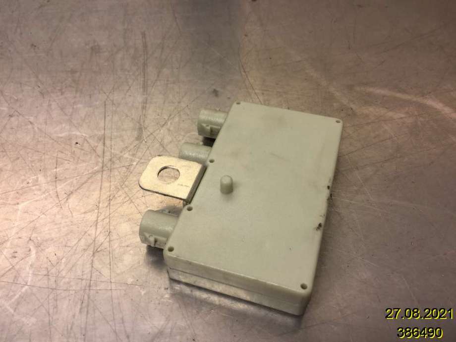 Antenne forsterker til BMW 7-Serie 2000-2008 (E65/E66/E67/E88) (E65/E66/E67/E88) (BMW|65 24 8 380 944|17 499 01|8 368 205)
