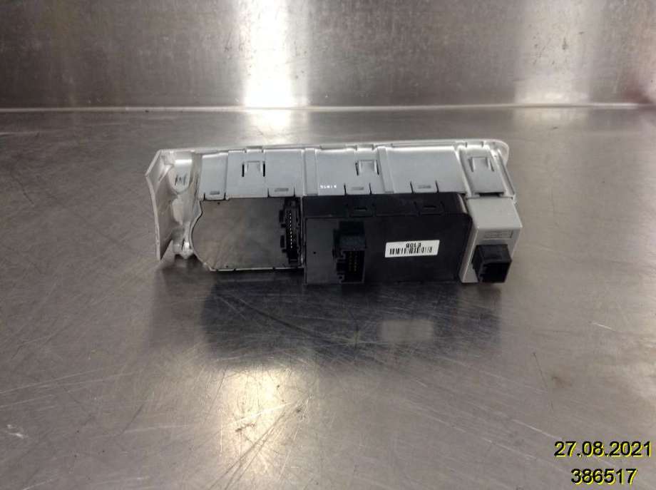 Bryter tanklokk til Kia Soul 2014-2019 (Type II) (KIA|93600E 4100BF6|)