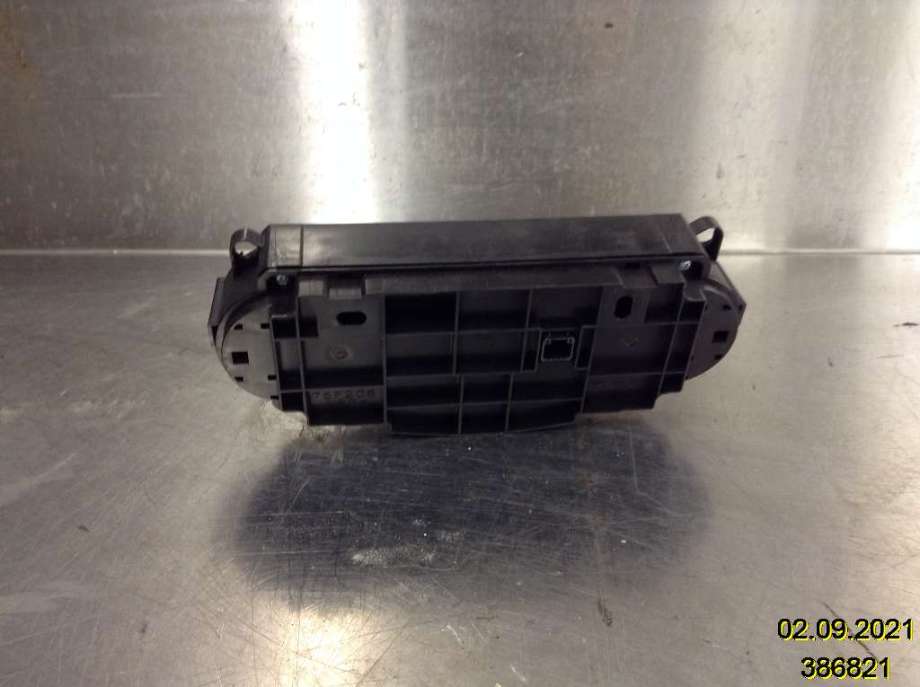 Varmeapparat betjening til Toyota Yaris 2014-2020 (Type III, Fase 2) (TOYOTA|55900-0D800|)