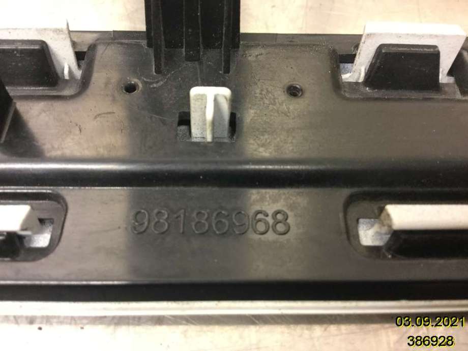 Lister til Peugeot Partner 2019-->> (Type III)  (PEUGEOT|981869681T|A299-6485|98186968)