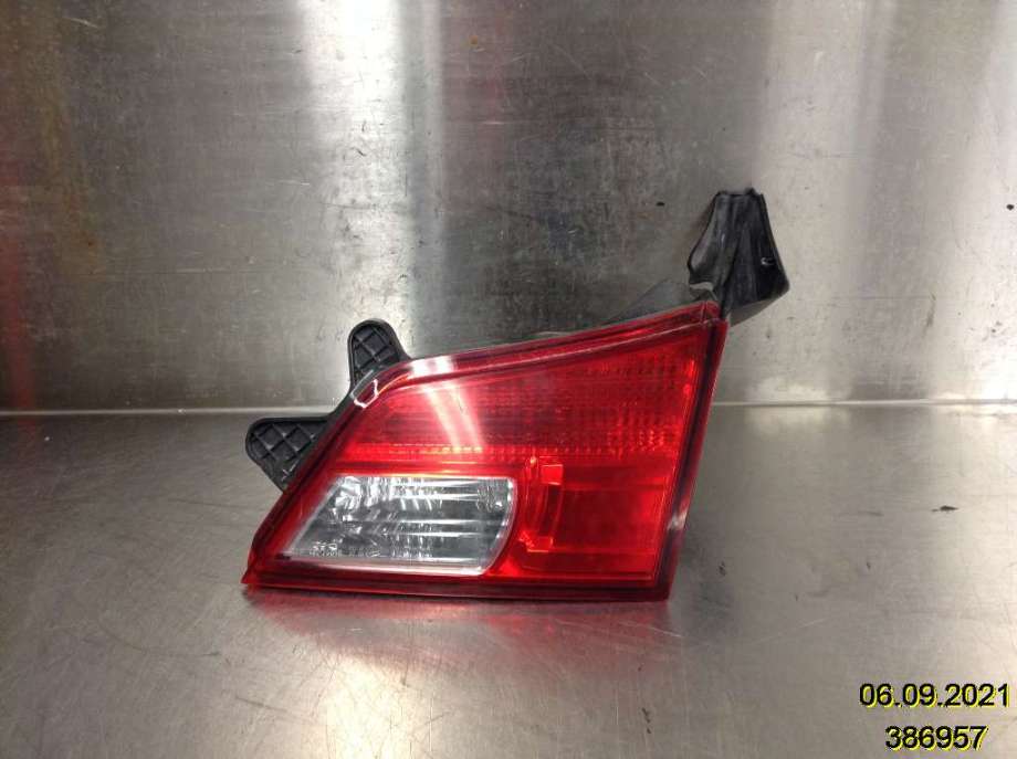 Baklykt høyre indre til Subaru Legacy, 2009-2015 (SUBARU|)