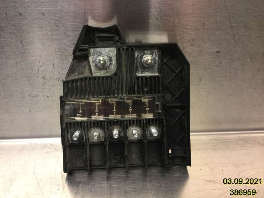 Sikringsboks til Peugeot Partner, 2019-->> (Type III)  (PEUGEOT|98 118 796 80)