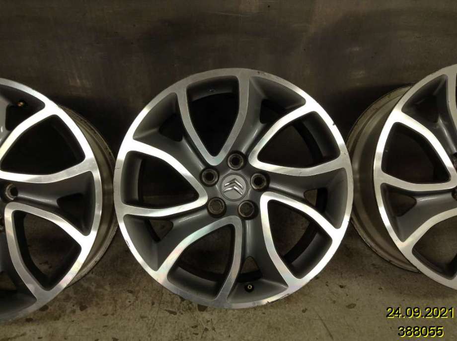 Felgsett aluminium til Citroën C-Crosser 2007-2012 (CITROEN||7JX18 ET38 5X114.3)