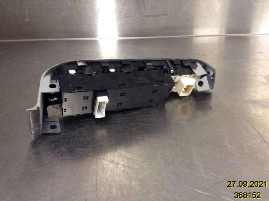 Bryter ruteheis til Kia Soul 2014-2019 (Type II)  (KIA|93570-B2050BF6|)