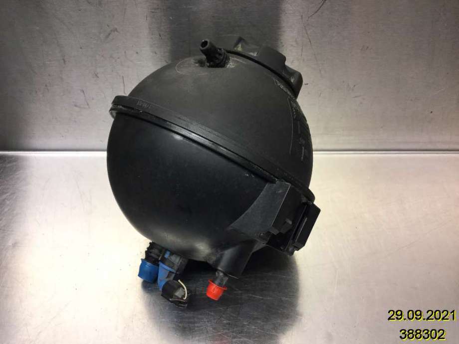 Ekspansjonstank til BMW X3, 2010-2017 (F25) (F25) (BMW|17 13 8 616 418)