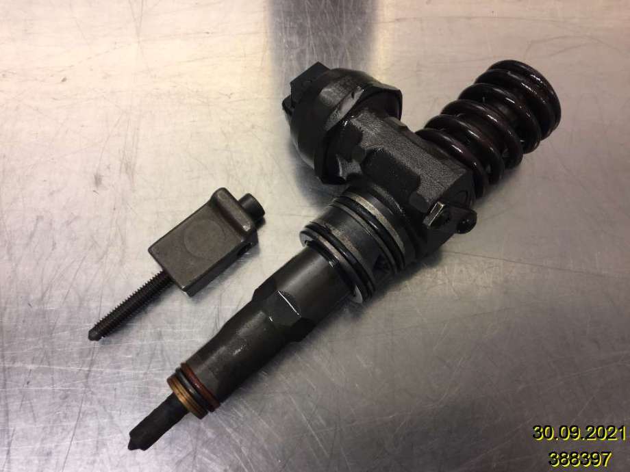 Dyse innsprøyting diesel til VW Transporter / Caravelle 2003-2009 (Fase 1) (T5) (T5) (VOLKSWAGEN|038 130 073 AG|0 414 720 215|)