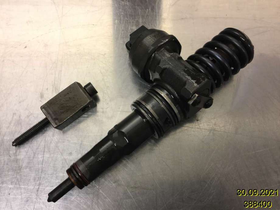 Dyse innsprøyting diesel til VW Transporter / Caravelle 2003-2009 (Fase 1) (T5) (T5) (VOLKSWAGEN|038 130 073 AG|0 414 720 215|)