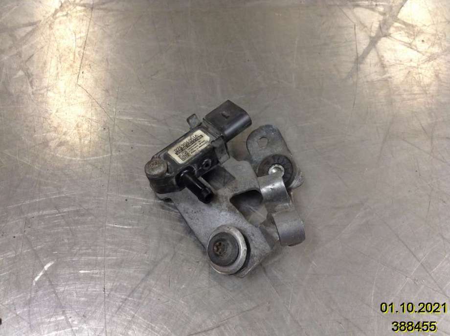 Diverse deler til VW Touran, 2007-2010 (Type I, Fase 2)  (VOLKSWAGEN|076 906 051 A)