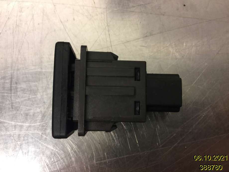 Bryter diverse til Toyota Verso 2009-2016 (Type III)  (TOYOTA|8415002040|0490|84150-02040)