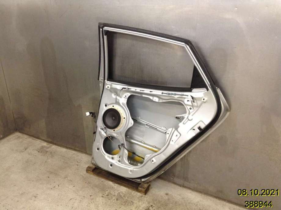 Dør høyre bak til Hyundai Ix35 2010-2015  (HYUNDAI|77004 2Y000|)