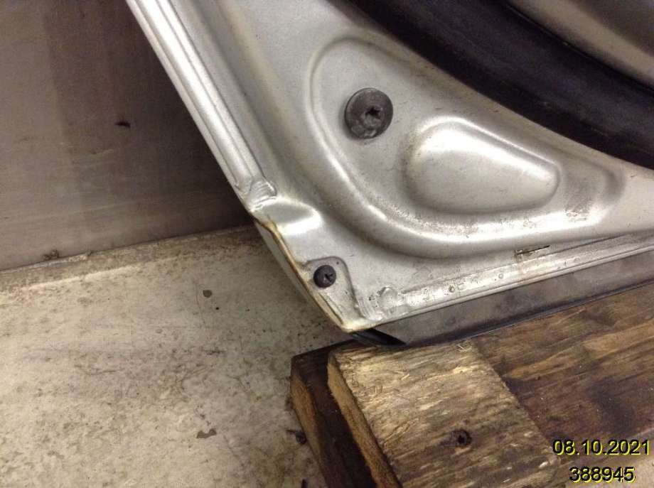 Dør venstre bak til Audi A4 2004-2008 (Type III) (B7) (B7) (AUDI|8E0 833 051 J|)