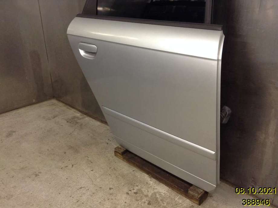 Dør høyre bak til Audi A4 2004-2008 (Type III) (B7) (B7) (AUDI|8E0 833 052 J|)