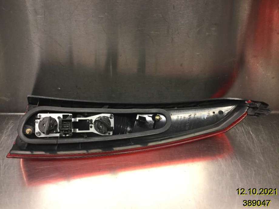 Baklykt venstre til Volvo XC70 2001-2004 (Type I, Fase 1) (VOLVO|9154493ECE|152 843|)