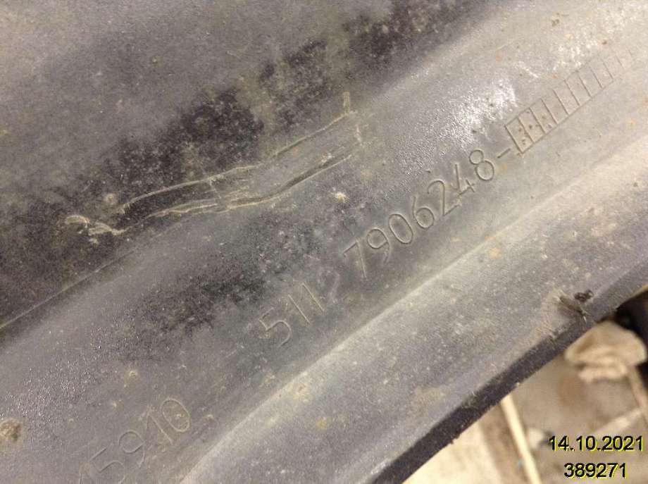 Støtfanger bak midtre del til BMW 5-Serie 2010-2017 (F10/F11) (F10/F11) (BMW|51 12 7 906 248|)