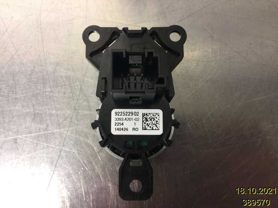 Bryter diverse til BMW 5-Serie 2010-2017 (F10/F11) (F10/F11) (BMW|61 31 9 153 832|3393.4201-02|922522902)