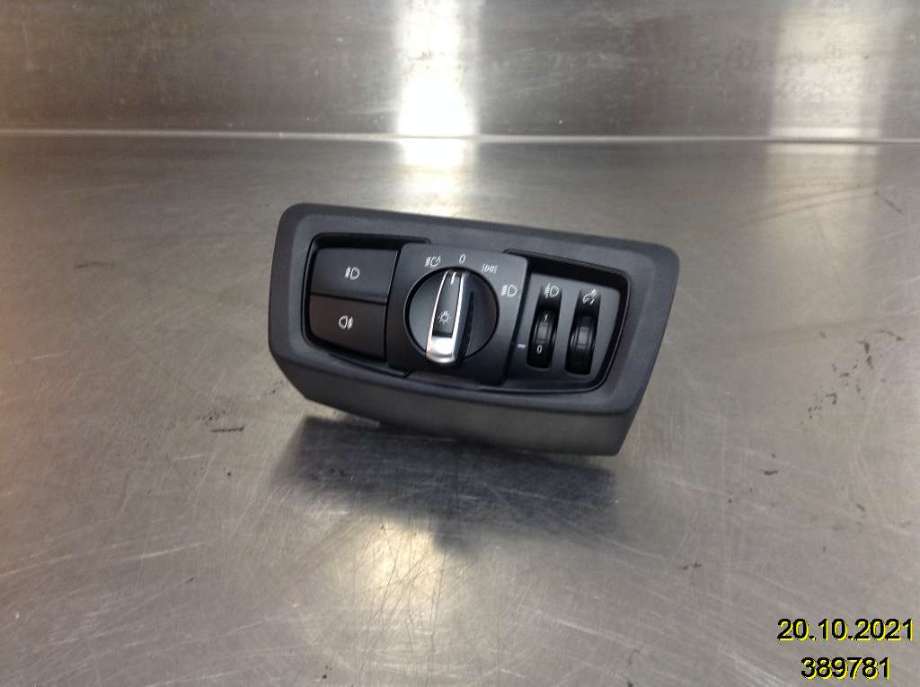 Bryter lys til BMW 2-Serie, 2014-2021 (F22/F23) (F22/F23) (BMW|6824890-01)