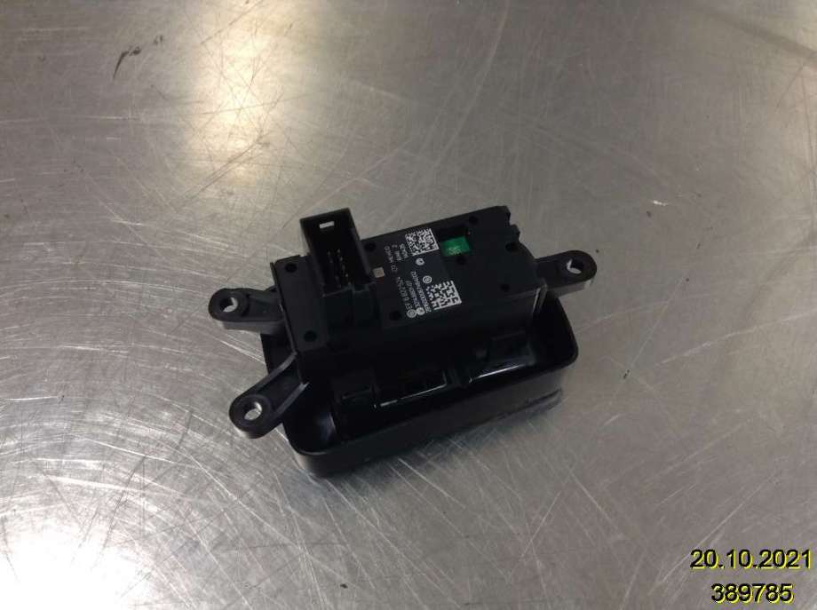 Bryter elektrisk håndbrekk/parkbrems til BMW 2-Serie 2014-2021 (F22/F23) (F22/F23) (BMW|6 822 524-01|3214 6601-07|)