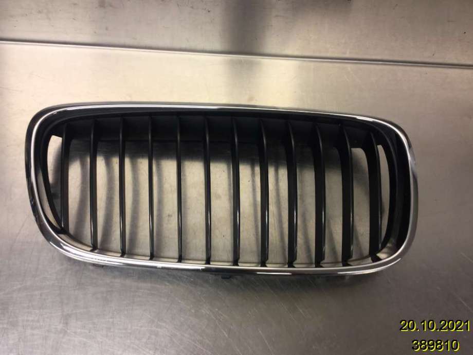 Grill høyre til BMW 2-Serie 2014-2021 (F22/F23) (F22/F23) (BMW|51 13 7 300 544|)