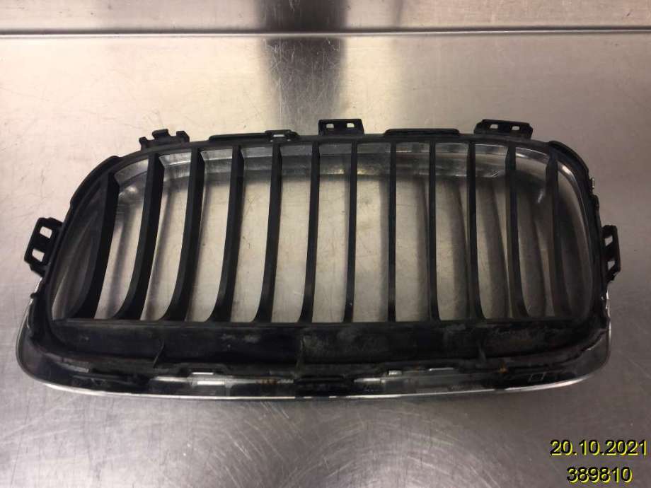 Grill høyre til BMW 2-Serie 2014-2021 (F22/F23) (F22/F23) (BMW|51 13 7 300 544|)