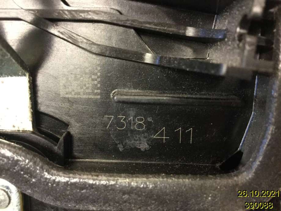 Låsekasse venstre foran til BMW X3 2010-2017 (F25) (F25) (BMW|51 21 7 202 143|)
