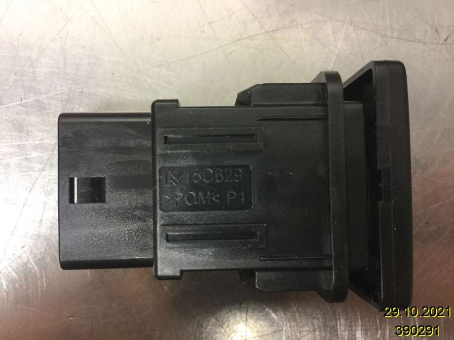 Bryter Antispinn til Toyota Auris 2013-2015 (Type II, Fase 1) (TOYOTA|8498802040|15C629|6Z 035-1A38)