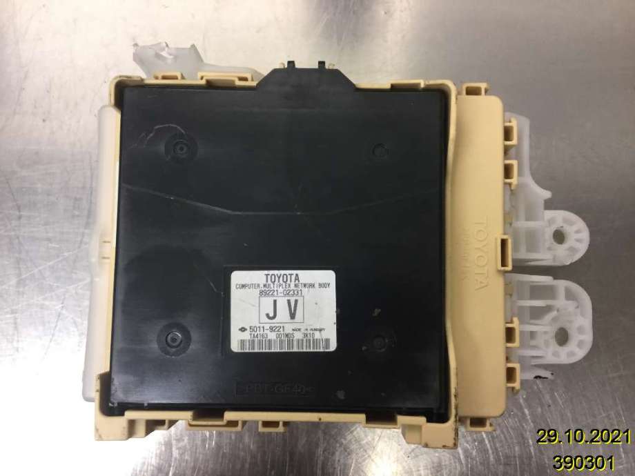 Sikringsboks til Toyota Auris 2013-2015 (Type II, Fase 1)  (TOYOTA|8922102331|5011-9221|89221-02331)
