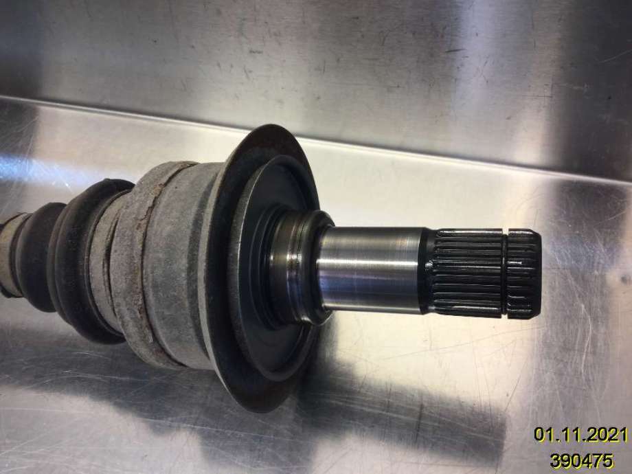 Drivaksel høyre bak til BMW 5-Serie 2010-2017 (F10/F11) (F10/F11) (BMW|33 20 7 647 026|0253141687202A|7 647 026 A1 01)