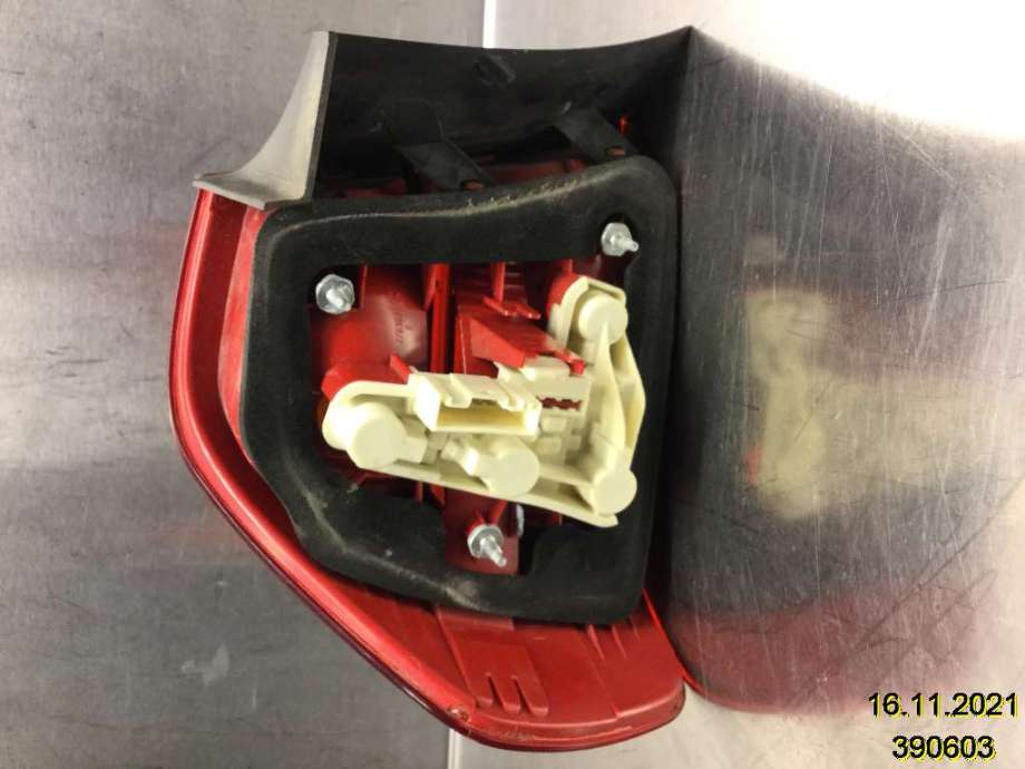 Baklykt høyre til BMW 3-Serie 2005-2011 (E90/E91/E92/E93) (E90/E91/E92/E93) (BMW|6 937 458|)